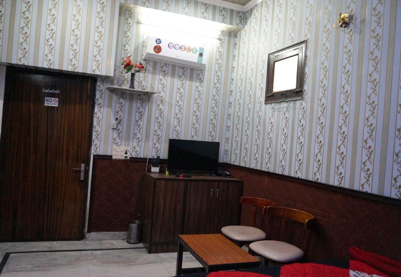 Osakataj Hotel Agra  Exterior photo